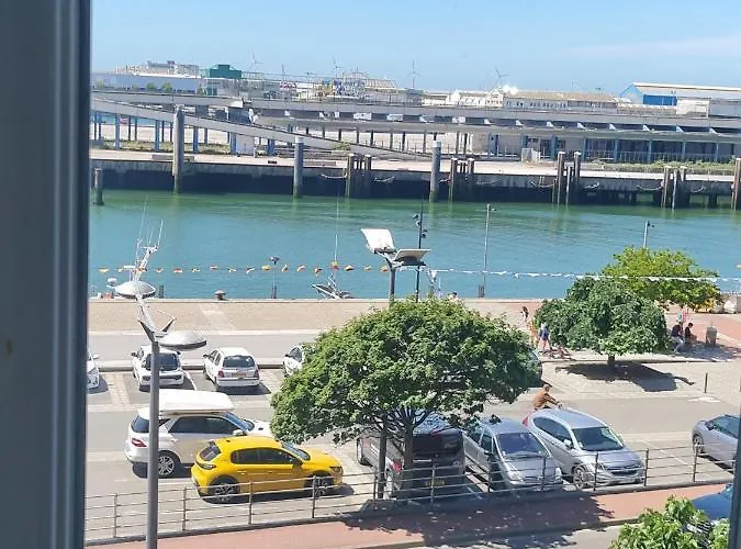 Studio-cosy 1 Vue Port A Deux Pas De Nausicaa *